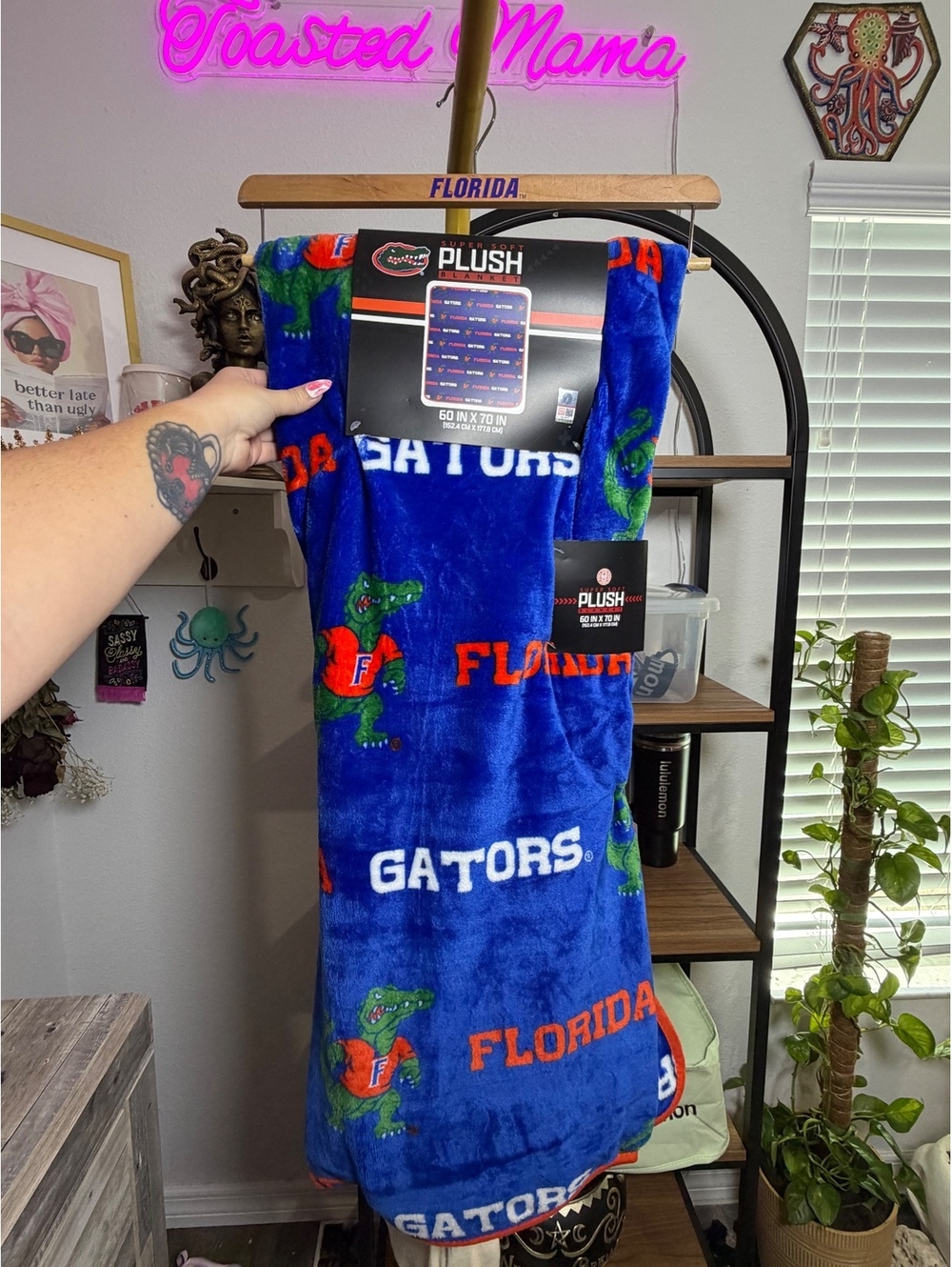 UNIVERSITY OF FLORIDA GATORS BLANKET NWT 60 x 70